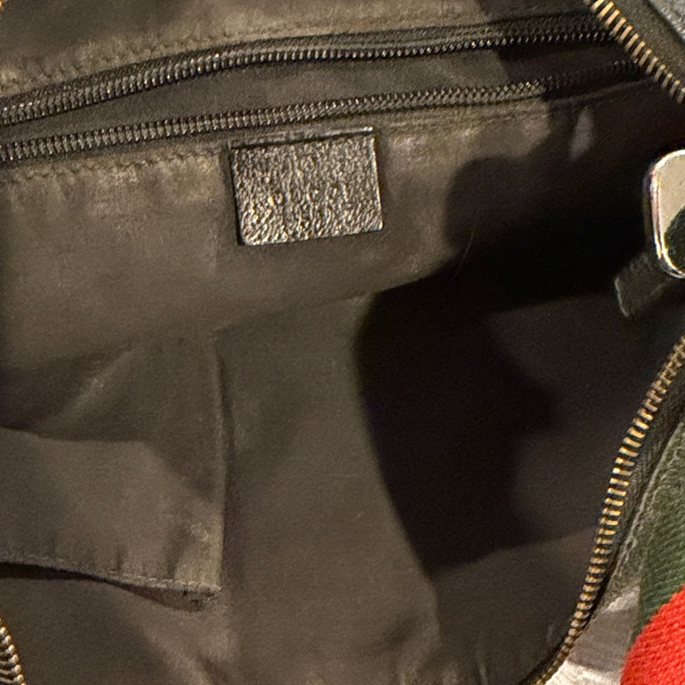 Gucci Black Crossbody Bag with Green and Red Strap - Picture 5 of 6
